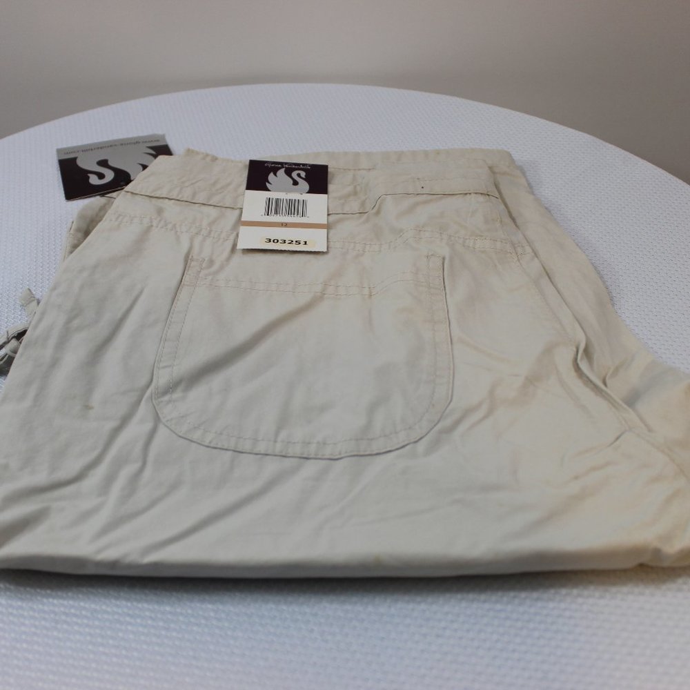 (NWT) Gloria Vanderbilt skimmer capri pants for women